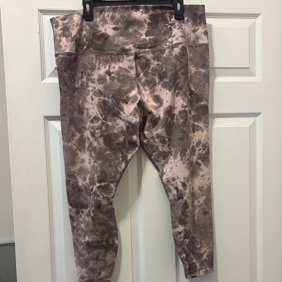 Lululemon Tie-Dye Leggings - Picture 4 of 8